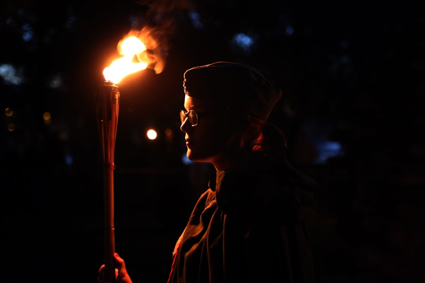 Spotkanie wielkiej karpackiej rodziny przy watrze