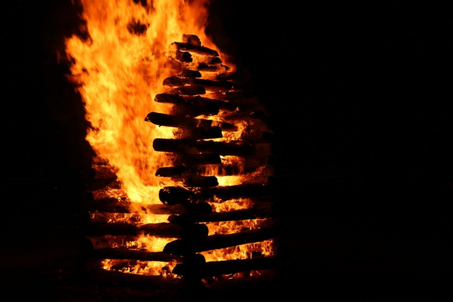 Spotkanie wielkiej karpackiej rodziny przy watrze