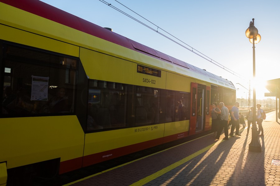 Koleją na spotkanie Warhola