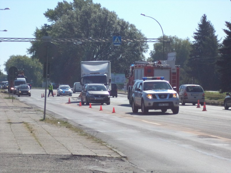 Ciężarówka wjechała w osobówkę