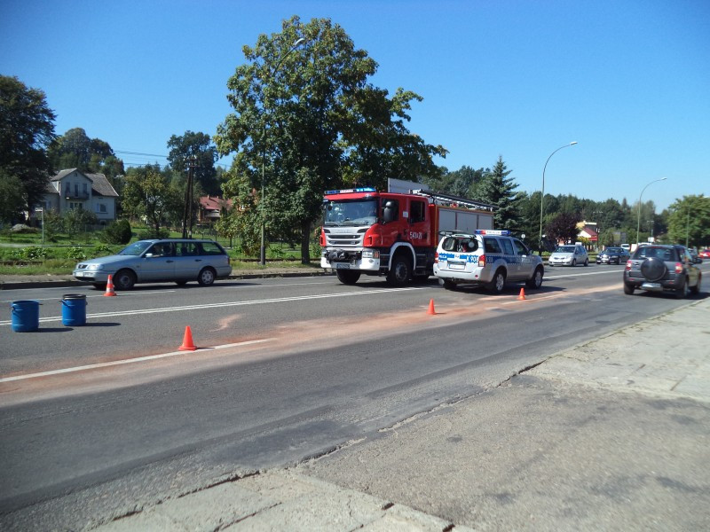 Ciężarówka wjechała w osobówkę