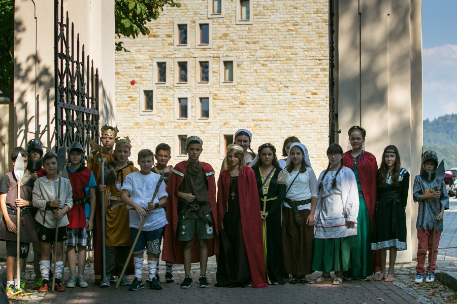 Tak wyglądał Chrzest Polski w wykonaniu sanockiej grupy rekonstrukcyjnej SCUTUM. Zobacz zdjęcia [FOTORELACJA]