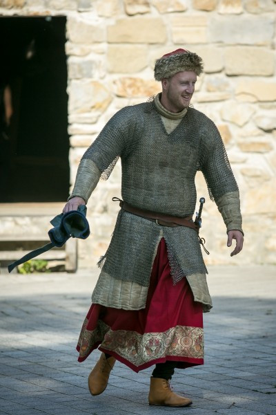 Tak wyglądał Chrzest Polski w wykonaniu sanockiej grupy rekonstrukcyjnej SCUTUM. Zobacz zdjęcia [FOTORELACJA]