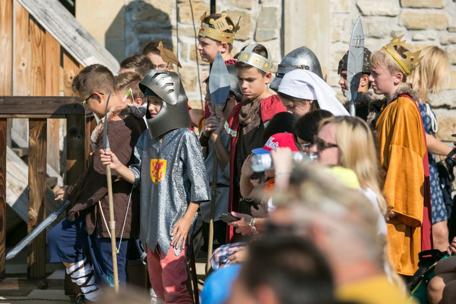 Tak wyglądał Chrzest Polski w wykonaniu sanockiej grupy rekonstrukcyjnej SCUTUM. Zobacz zdjęcia [FOTORELACJA]