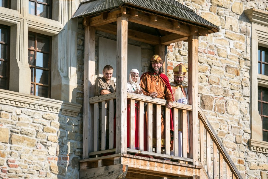 Tak wyglądał Chrzest Polski w wykonaniu sanockiej grupy rekonstrukcyjnej SCUTUM. Zobacz zdjęcia [FOTORELACJA]