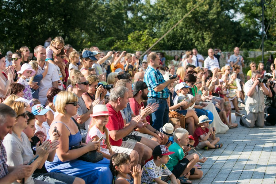 Tak wyglądał Chrzest Polski w wykonaniu sanockiej grupy rekonstrukcyjnej SCUTUM. Zobacz zdjęcia [FOTORELACJA]