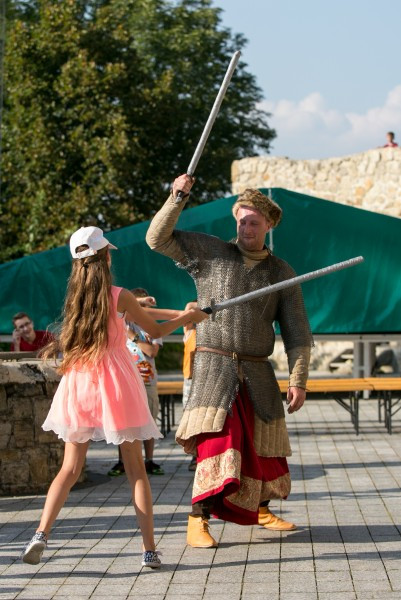 Tak wyglądał Chrzest Polski w wykonaniu sanockiej grupy rekonstrukcyjnej SCUTUM. Zobacz zdjęcia [FOTORELACJA]
