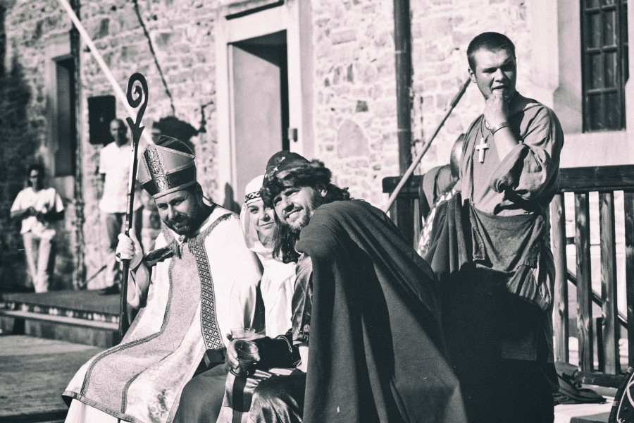 Tak wyglądał Chrzest Polski w wykonaniu sanockiej grupy rekonstrukcyjnej SCUTUM. Zobacz zdjęcia [FOTORELACJA]