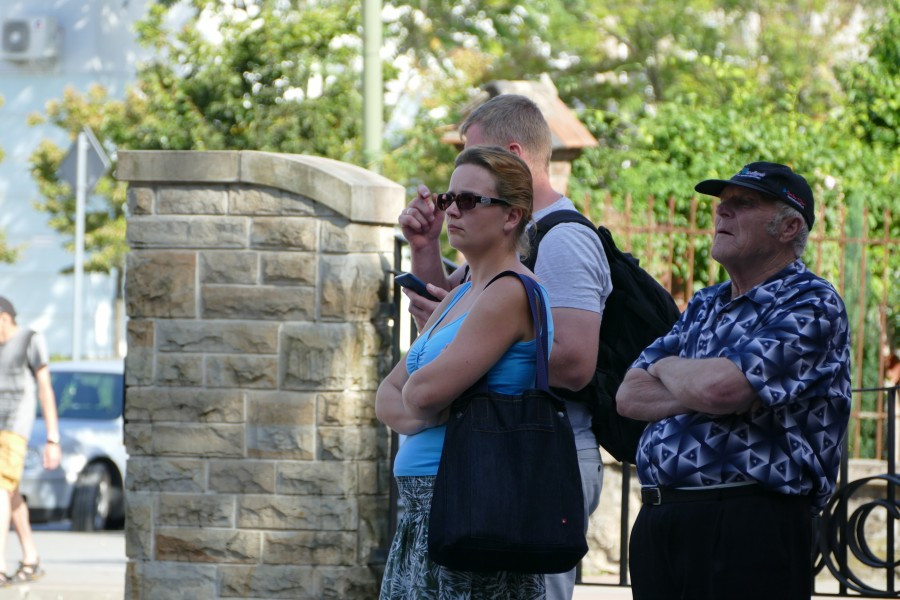 Nawet podczas demontażu budził spory. Kontrowersyjny pomnik usunięty z parku