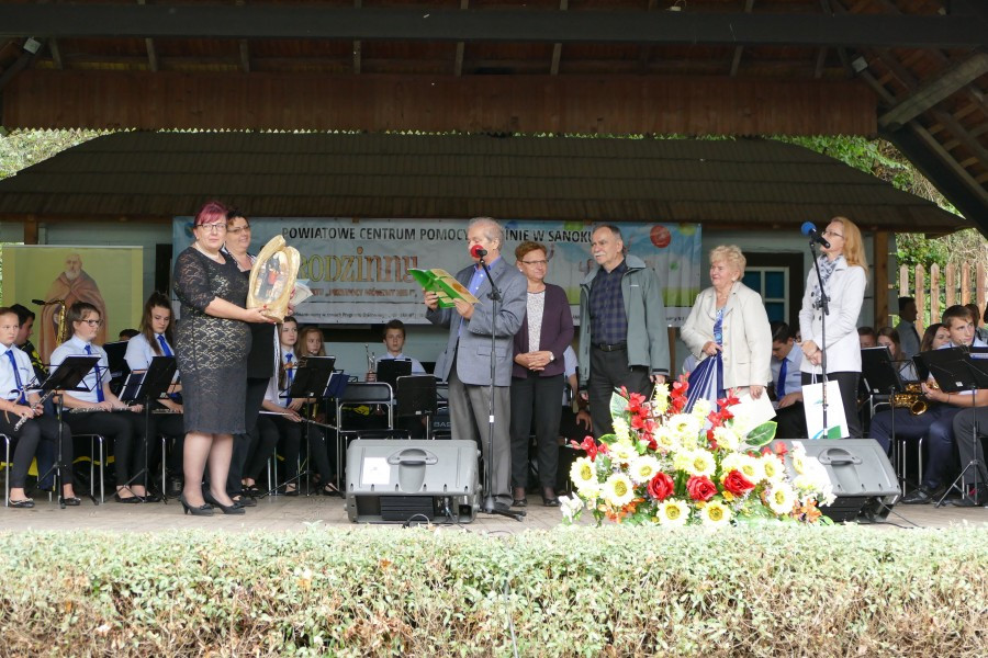 - Nie oceniamy, pomagamy. Albertynom stuknęło ćwierć wieku