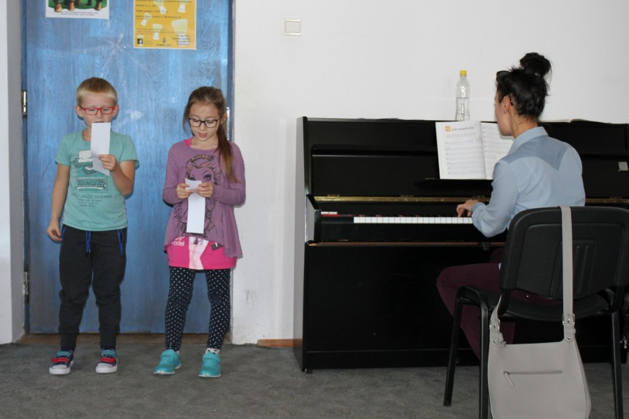 Mali uczestnicy obozu humanistyczno-artystycznego