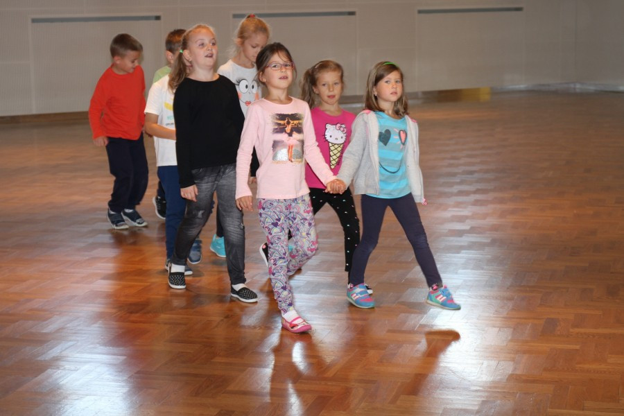 Mali uczestnicy obozu humanistyczno-artystycznego