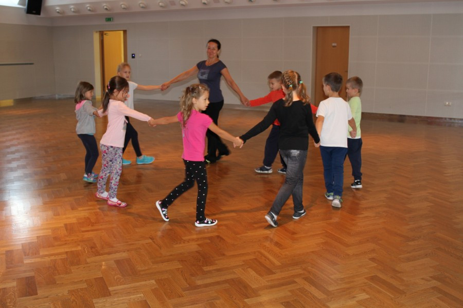 Mali uczestnicy obozu humanistyczno-artystycznego