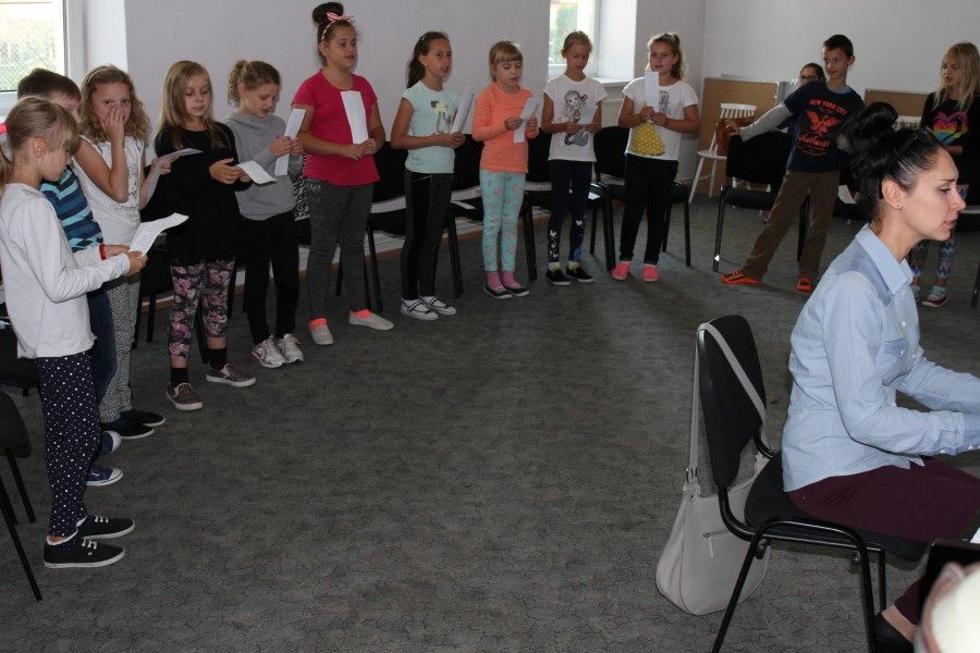 Mali uczestnicy obozu humanistyczno-artystycznego