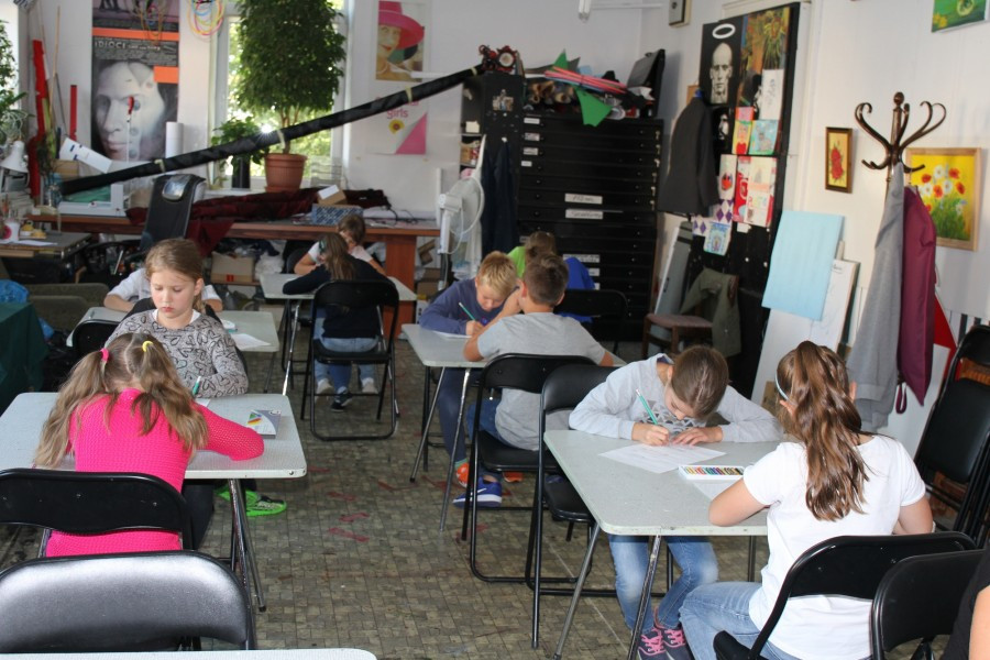 Mali uczestnicy obozu humanistyczno-artystycznego