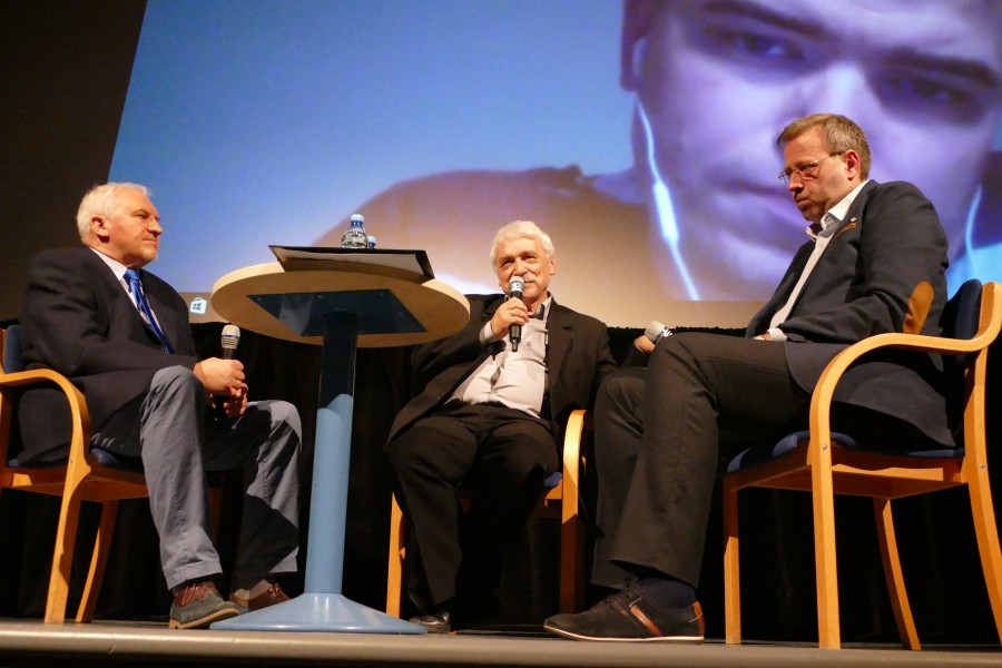 Skrajne reakcje po projekcji 