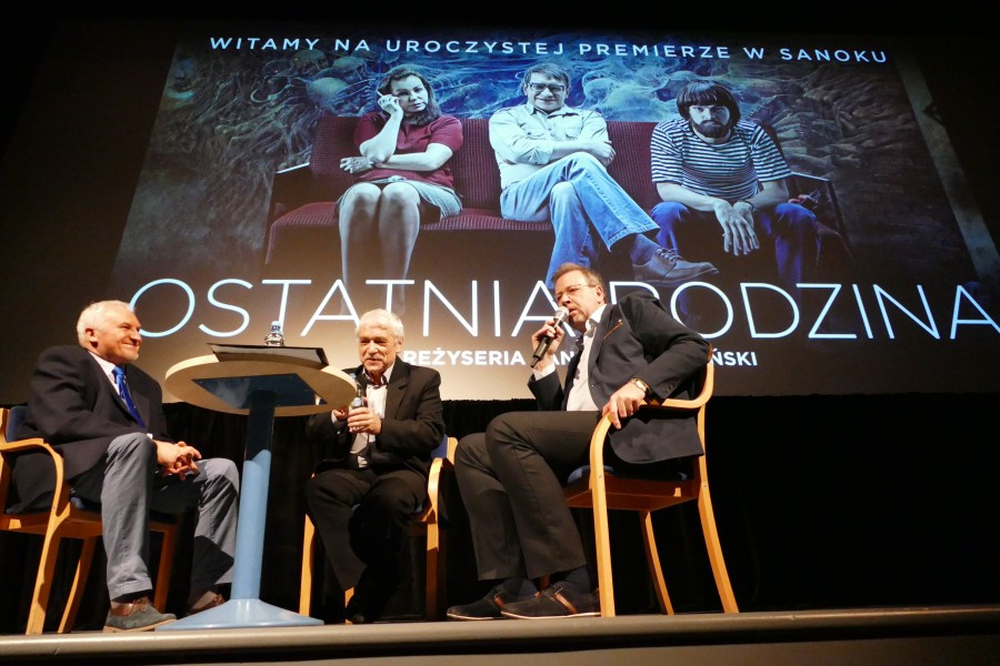 Skrajne reakcje po projekcji 