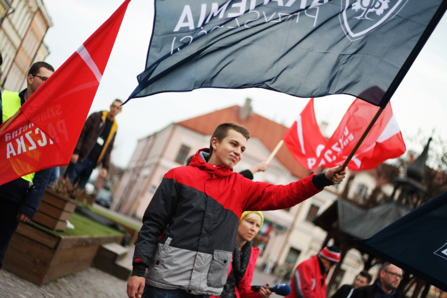 Podkarpacie gotowe do pomagania! Ruszyła SZLACHETNA PACZKA [ZDJĘCIA, WIDEO]