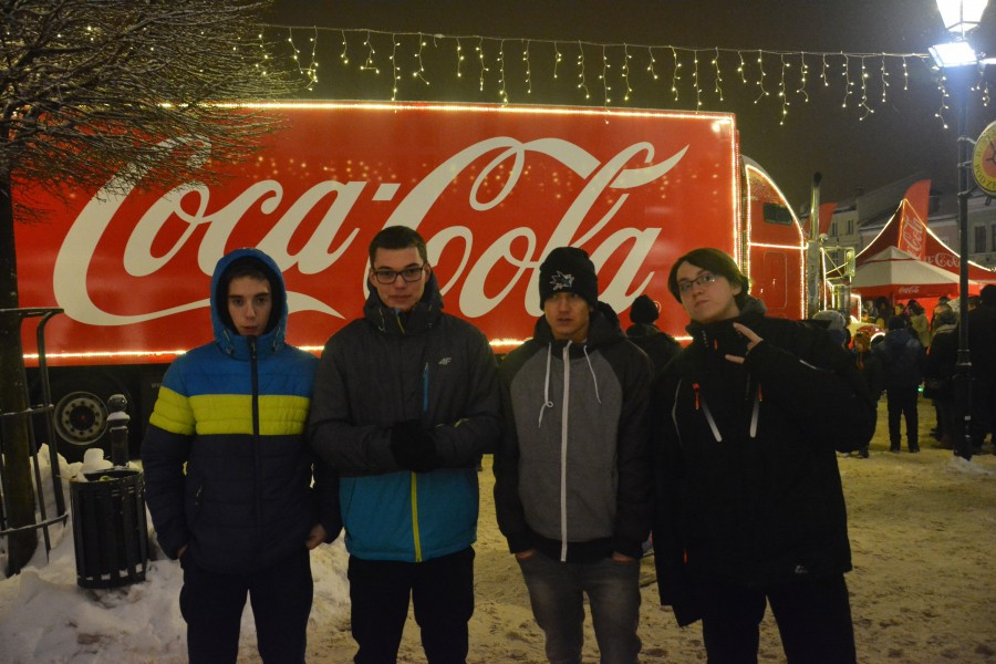Tłumy sanoczan do świątecznej ciężarówki Coca-Coli [ZDJĘCIA, WIDEO]
