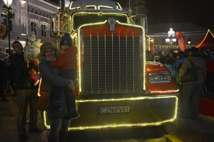Tłumy sanoczan do świątecznej ciężarówki Coca-Coli [ZDJĘCIA, WIDEO]