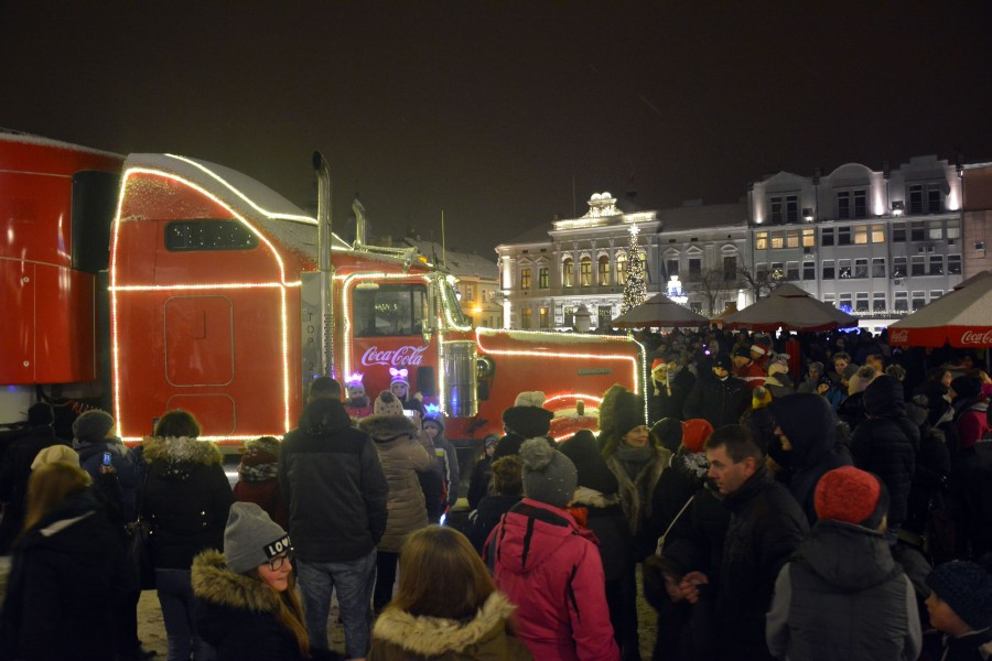 Tłumy sanoczan do świątecznej ciężarówki Coca-Coli [ZDJĘCIA, WIDEO]