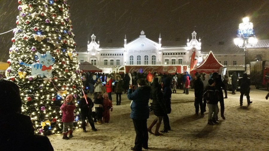Tłumy sanoczan do świątecznej ciężarówki Coca-Coli [ZDJĘCIA, WIDEO]