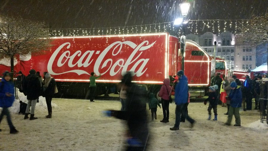 Tłumy sanoczan do świątecznej ciężarówki Coca-Coli [ZDJĘCIA, WIDEO]
