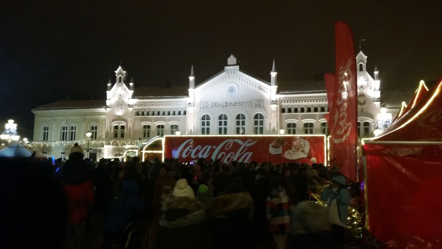 Tłumy sanoczan do świątecznej ciężarówki Coca-Coli [ZDJĘCIA, WIDEO]