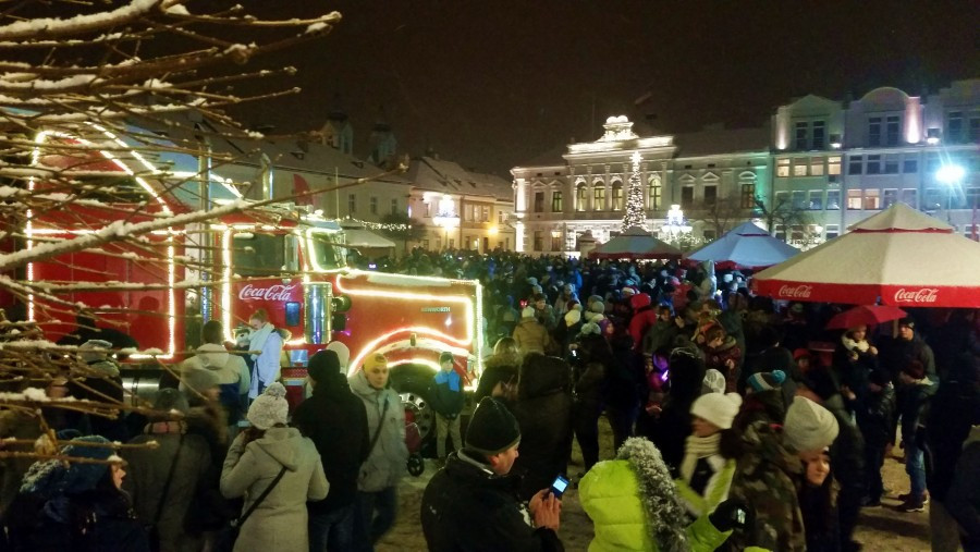 Tłumy sanoczan do świątecznej ciężarówki Coca-Coli [ZDJĘCIA, WIDEO]