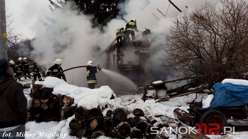 Spłonął budynek gospodarczy. W środku były zwierzęta [ZDJĘCIA]