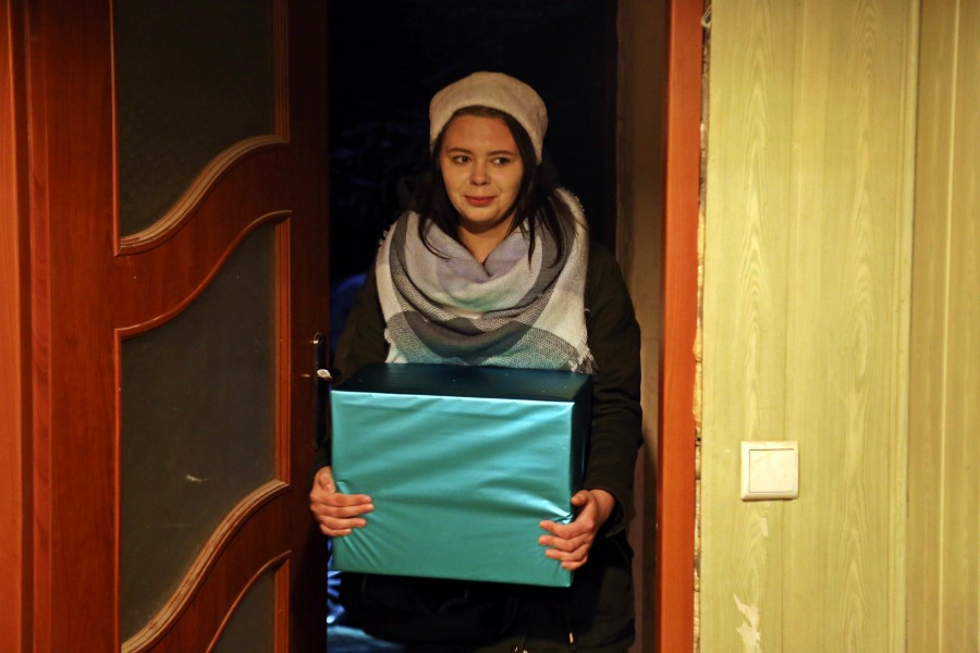 Uczniowie Gimnazjum nr 2 w roli świętych mikołajów. Obdarowali chorego Marcinka [ZOBACZ ZDJĘCIA]