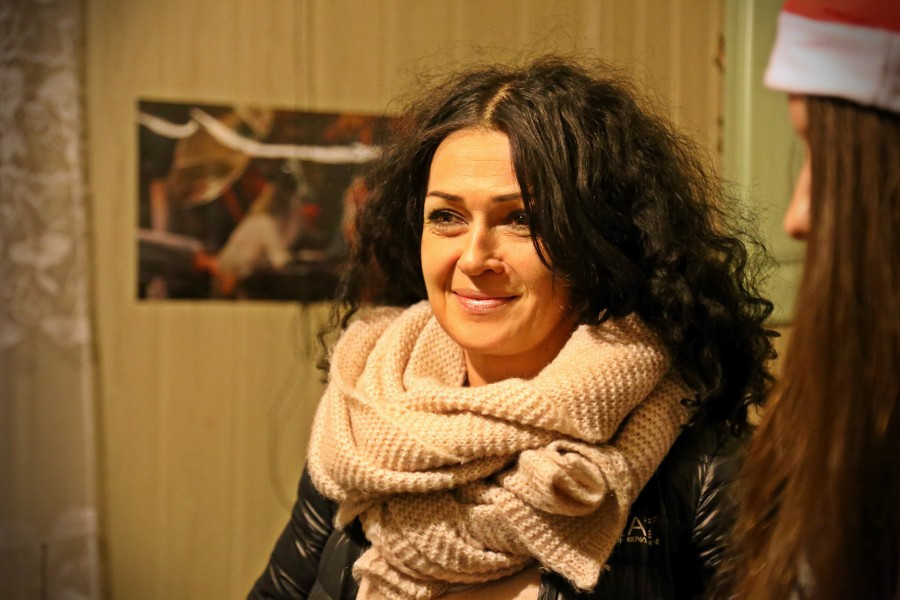 Uczniowie Gimnazjum nr 2 w roli świętych mikołajów. Obdarowali chorego Marcinka [ZOBACZ ZDJĘCIA]