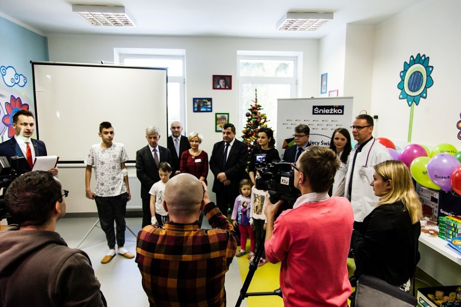 Sanocki oddział dziecięcy pokolorowany przez Śnieżkę