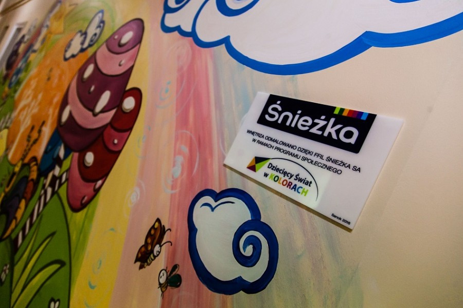 Sanocki oddział dziecięcy pokolorowany przez Śnieżkę