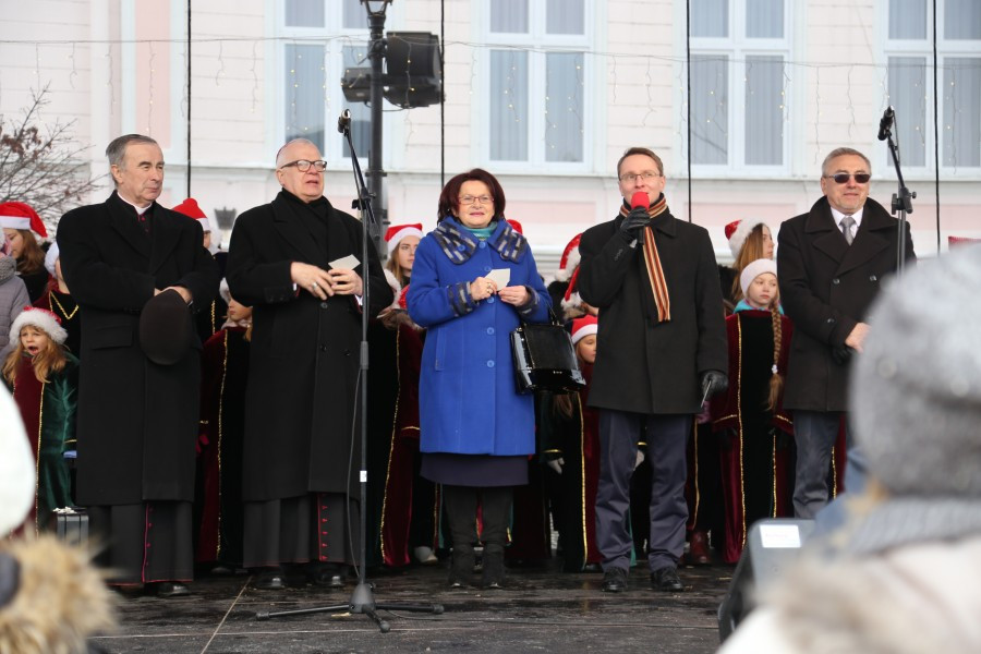 Tak wyglądała miejska Wigilia na rynku [ZDJĘCIA]