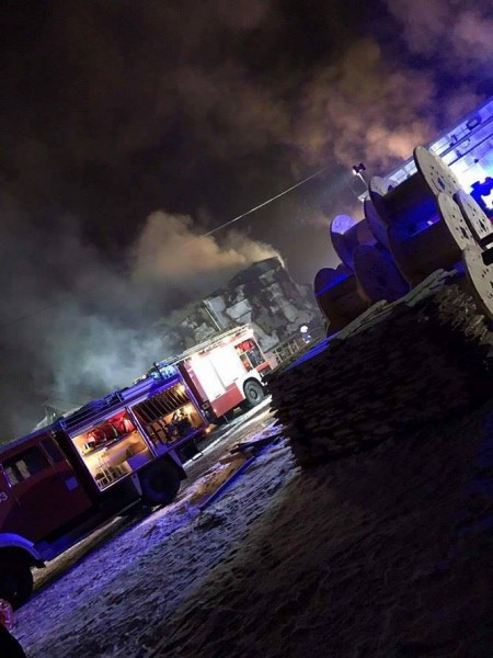 Spłonęły trzy hale produkcyjne. Straty są ogromne [ZDJĘCIA, AKTUALIZACJA]