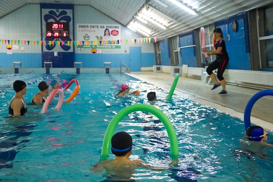 WOŚP 2017. Inauguracja na basenie - Orkiestra w Sanoku już gra! [ZDJĘCIA]