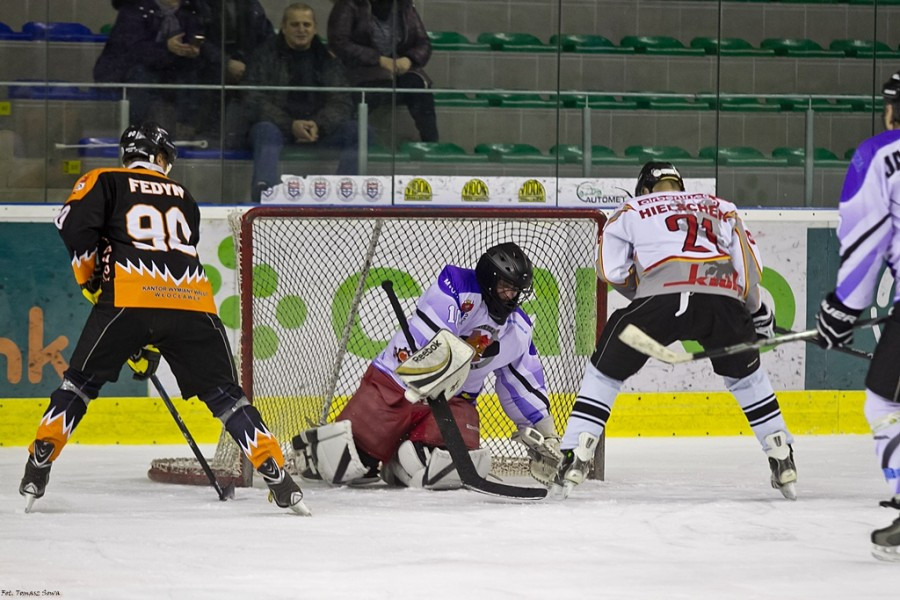 WOŚP 2017. Hokejowe emocje wróciły na sanocki lód. Koguty oskubały Niedźwiedzie [ZOBACZ ZDJĘCIA]
