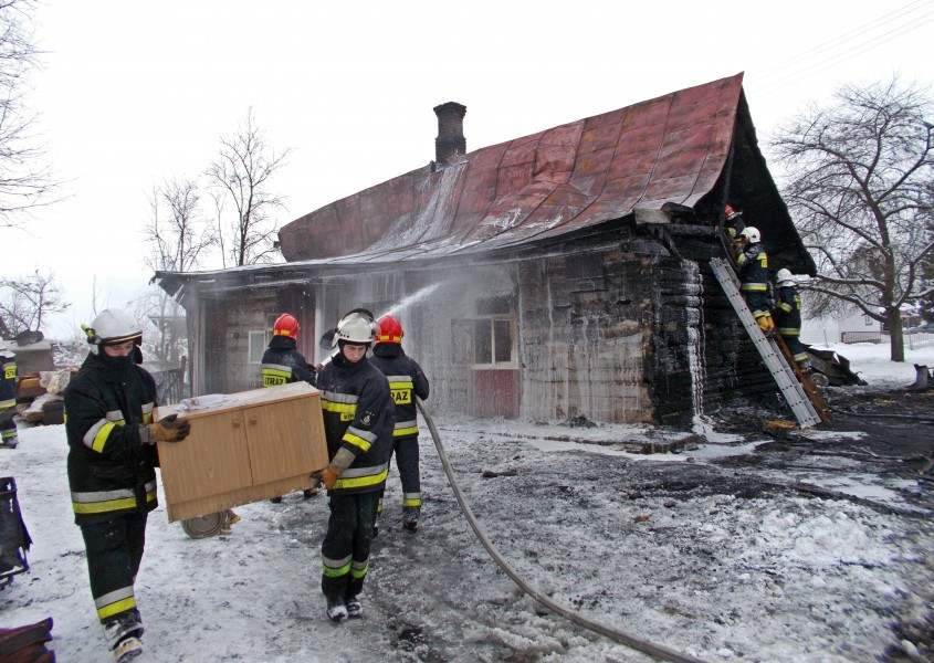 Starsze małżeństwo straciło dorobek życia w pożarze. Pilnie potrzebna pomoc