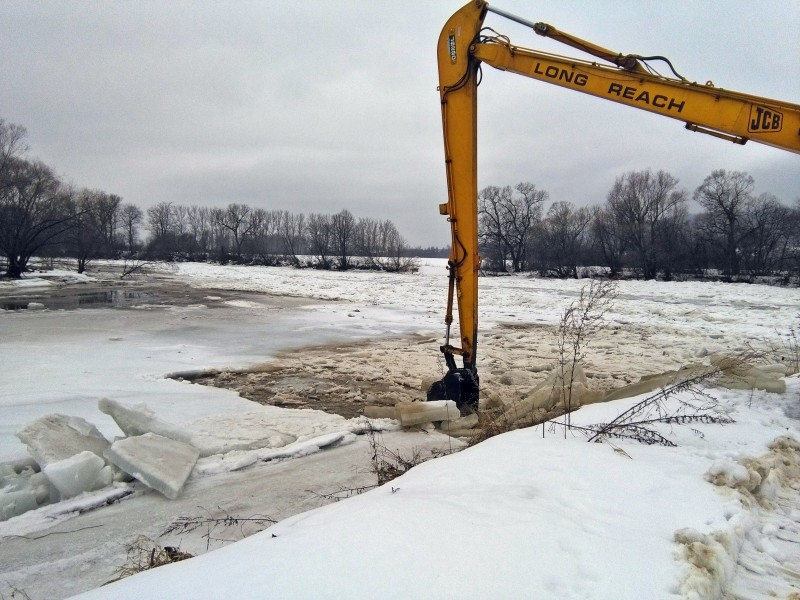 Zator na Osławie rośnie [ZOBACZ ZDJĘCIA]