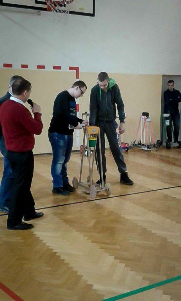 Zbudowały pojazd na wodę o smaku ogórkowo ? grejpfrutowym i wygrały