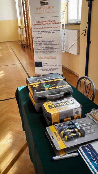 Zbudowały pojazd na wodę o smaku ogórkowo ? grejpfrutowym i wygrały