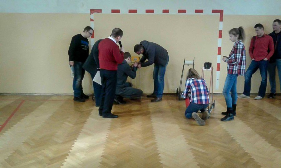 Zbudowały pojazd na wodę o smaku ogórkowo ? grejpfrutowym i wygrały