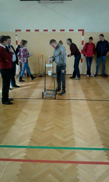 Zbudowały pojazd na wodę o smaku ogórkowo ? grejpfrutowym i wygrały