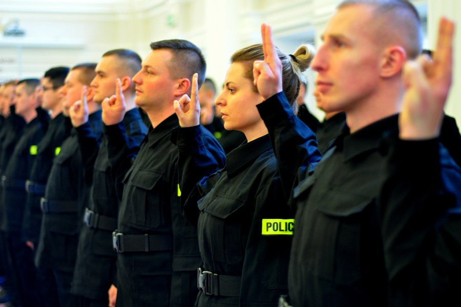 Być kobietą w policji