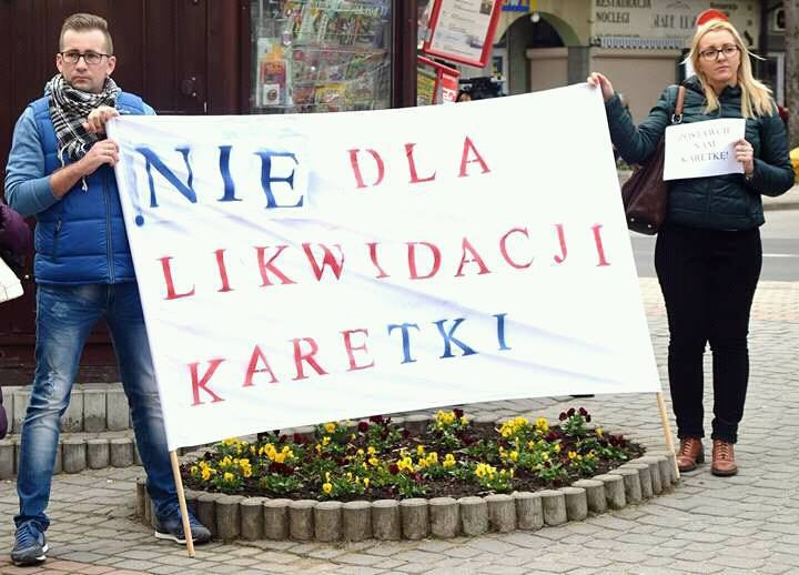 Nie chcą oddać karetek