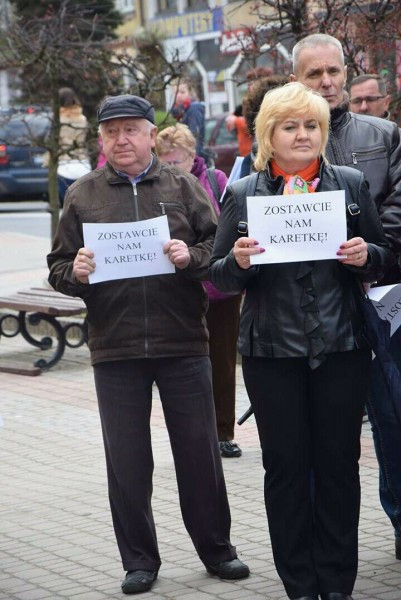 Nie chcą oddać karetek