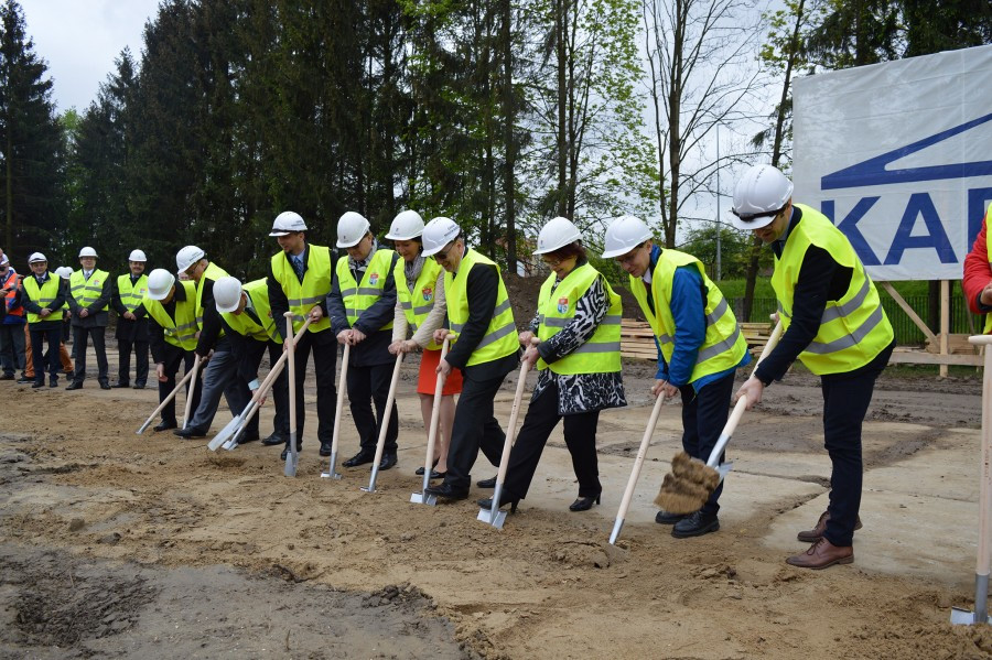 Ruszyła budowa sanockich basenów [ZDJĘCIA, WIDEO]