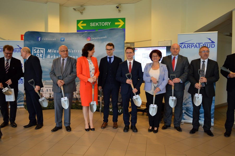 Ruszyła budowa sanockich basenów [ZDJĘCIA, WIDEO]