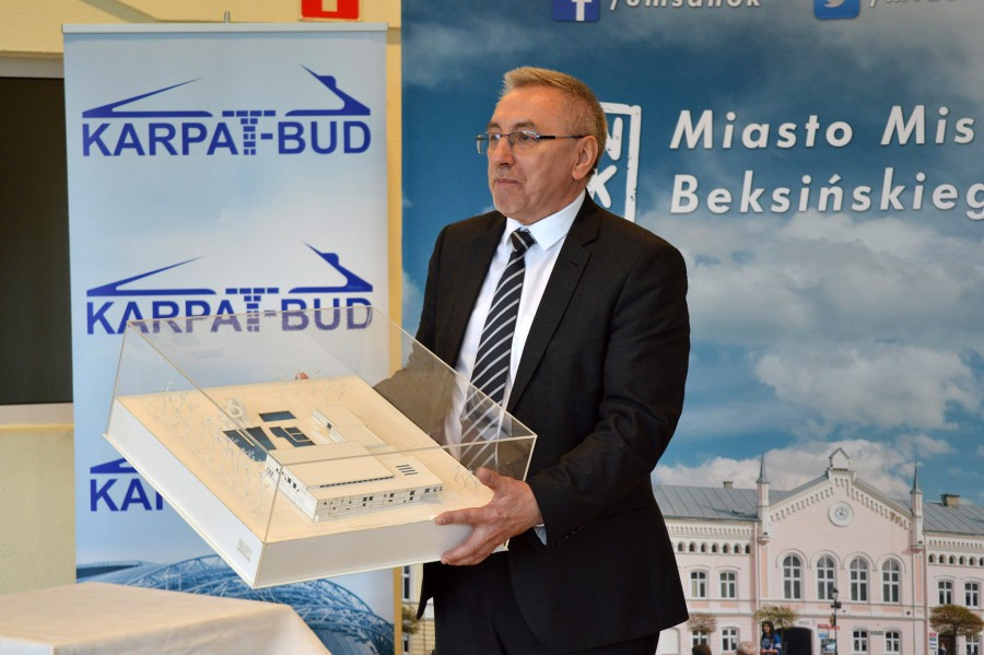 Ruszyła budowa sanockich basenów [ZDJĘCIA, WIDEO]